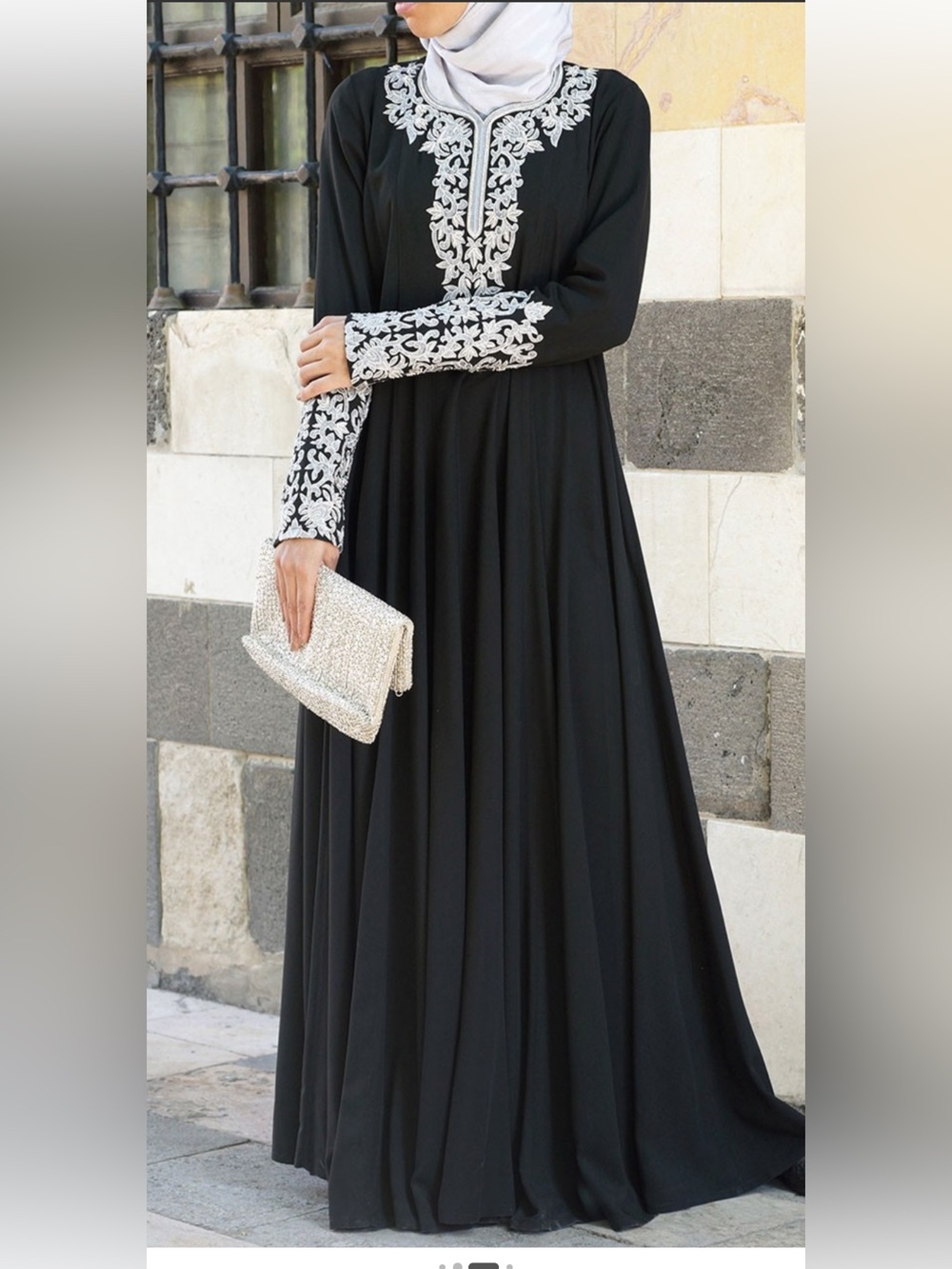 SHUKR Abaya gown. Size large. NWT